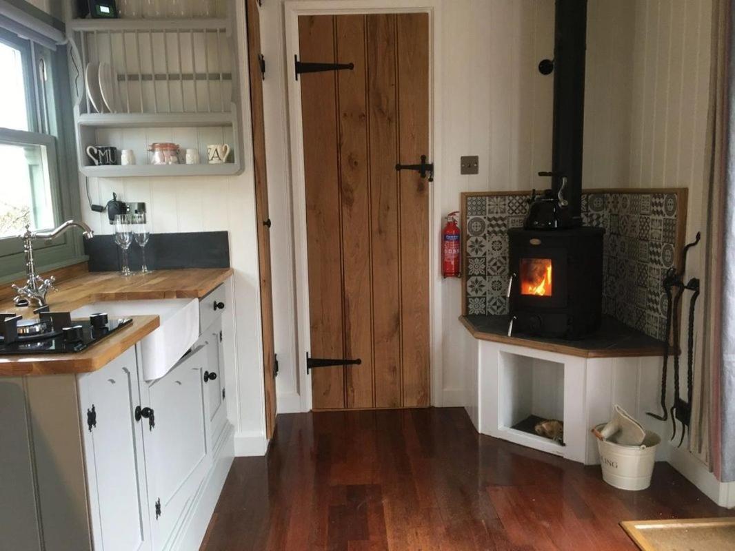 Bluebell Shepherds Hut Rolvenden Екстер'єр фото